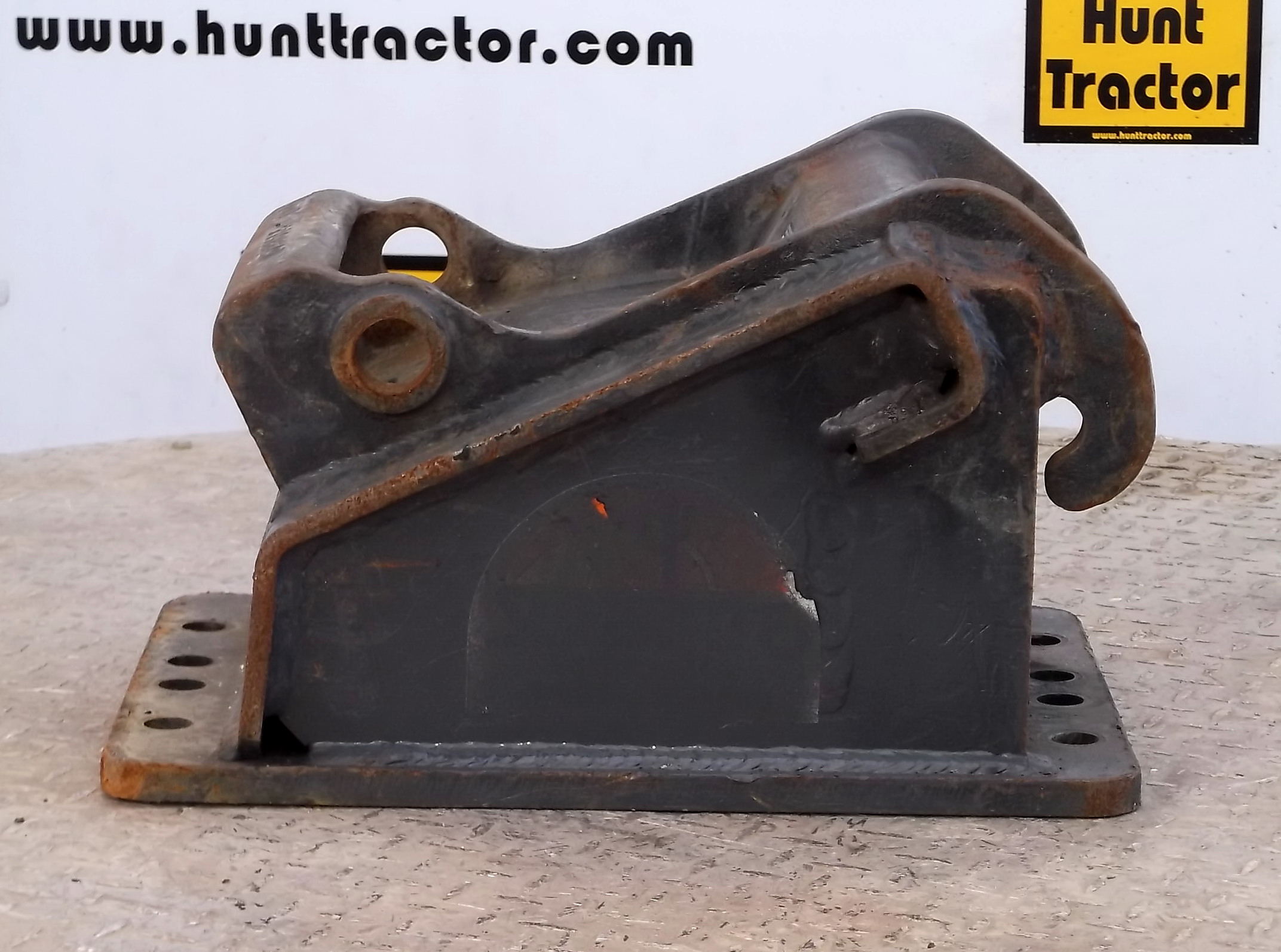 hunt-tractor-used-bobcat-e26-bobcat-x-change-class-ii-adapter-plate