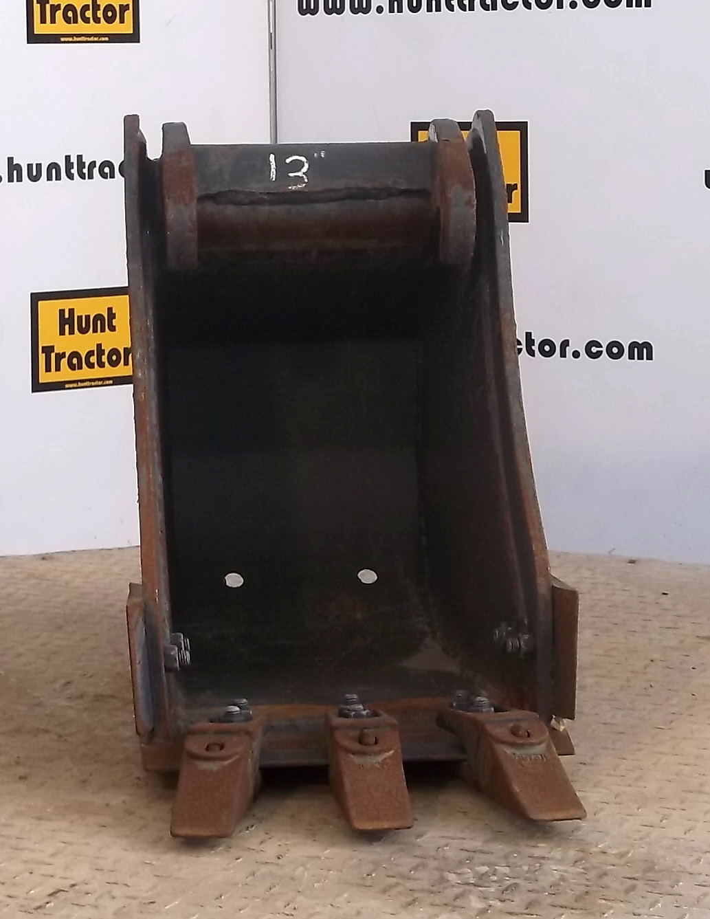 Hunt Tractor Used 13" bobcat 331 Bobcat XChange Class III Mini